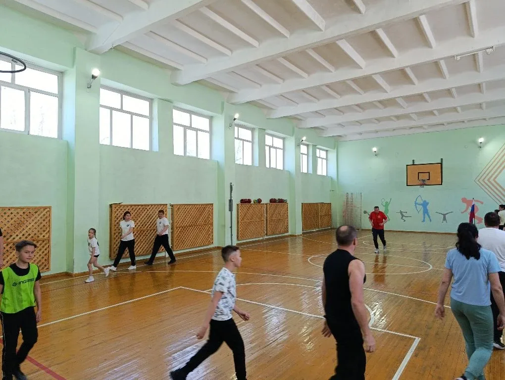 «Папа, мама, я — спортивная семья»: в СОШ 40 прошёл захватывающий семейный конкурс!  ✨Сегодня наша ш