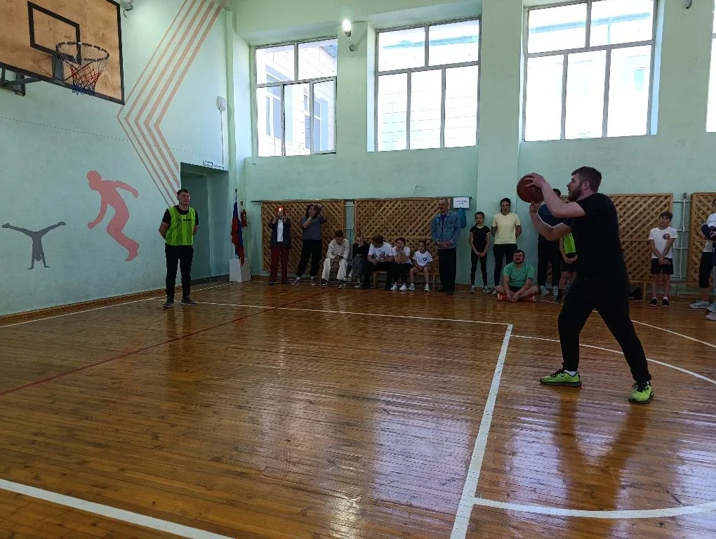 «Папа, мама, я — спортивная семья»: в СОШ 40 прошёл захватывающий семейный конкурс!  ✨Сегодня наша ш