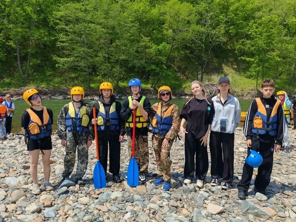 🏞️16.05.26 Сплав по реке   🌎Сплав по реке на рафтах уже превратился в настоящую традицию для ученико