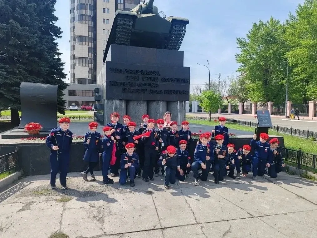 В преддверии главного праздника нашей страны - Дня Победы обучающиеся 3 кадетского класса побывали н