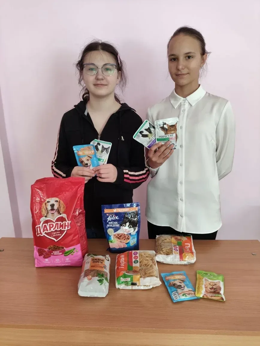 🐈🦮 ♥️ 20 мая учащиеся 1б и 1в классов приняли участие в Уроке добра, который для них провела сотрудн