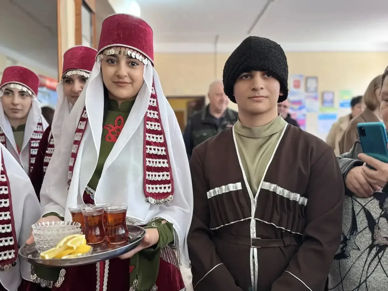 В Азовском районе прошел смотр-выставка обычаев удинской диаспоры ко Дню коренных народов  В Доме ку