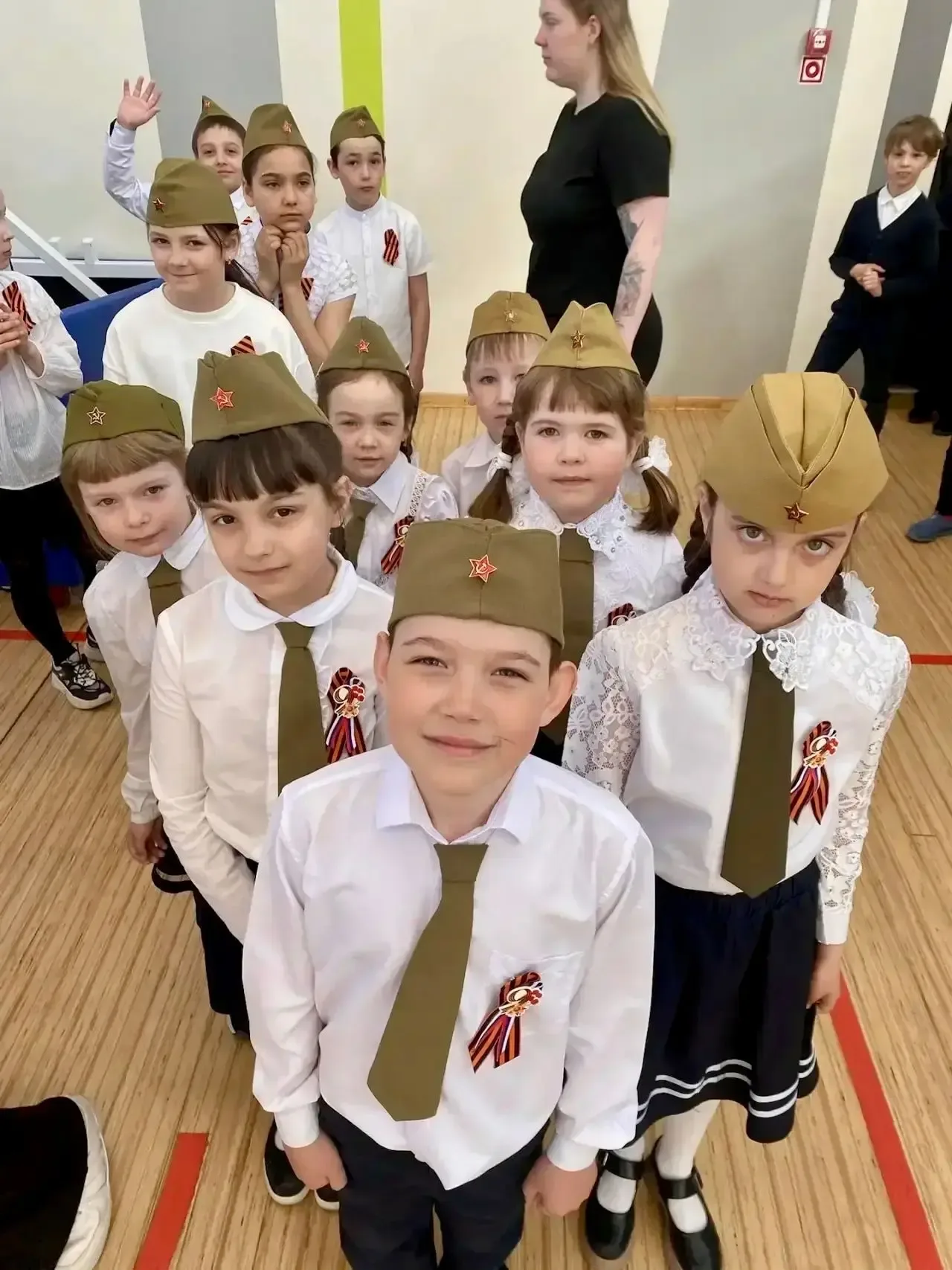 🇷🇺🇷🇺🇷🇺Смотр строя и песни, посвященный 81 годовщине Победы в Великой Отечественной войне Стартовал т
