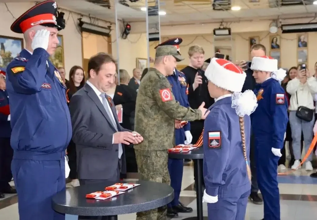 ️🇷🇺🇷🇺🇷🇺Торжественное посвящение в кадеты: новый этап для 5В класса! 5 мая состоялось важное и волную