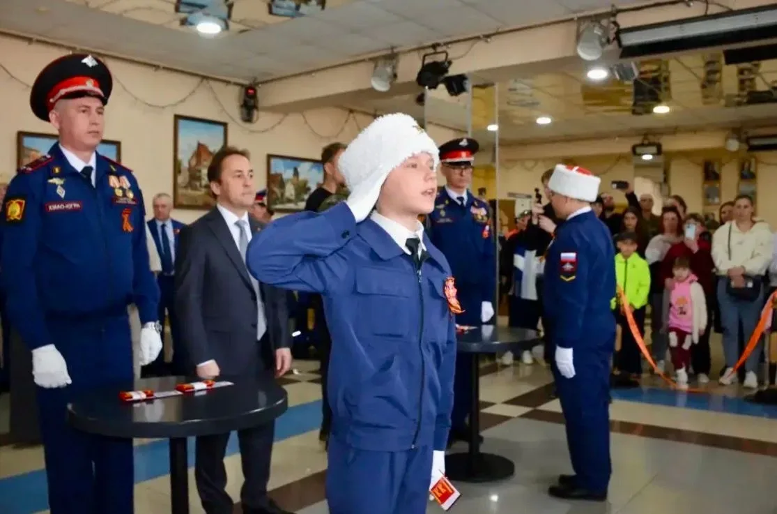️🇷🇺🇷🇺🇷🇺Торжественное посвящение в кадеты: новый этап для 5В класса! 5 мая состоялось важное и волную