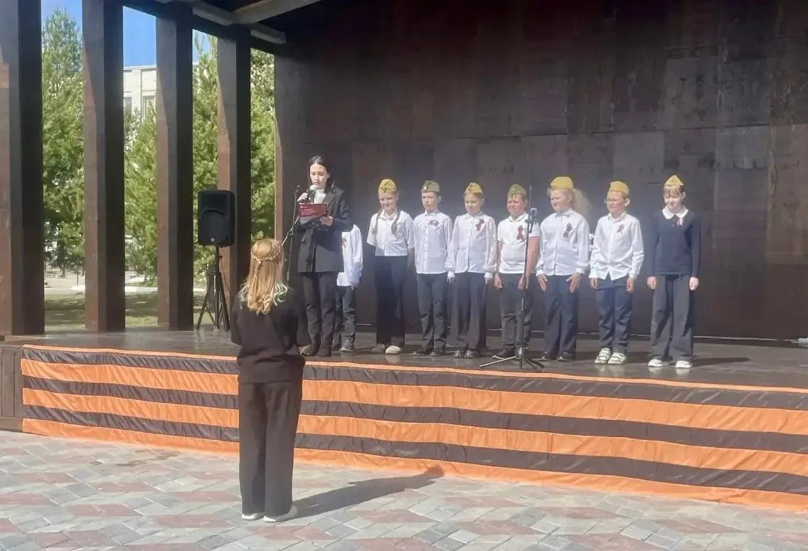 🎼🎼🎼Наши ученики — участники акции «Песни Победы»! Сегодня особенный день: ученики нашей школы принял