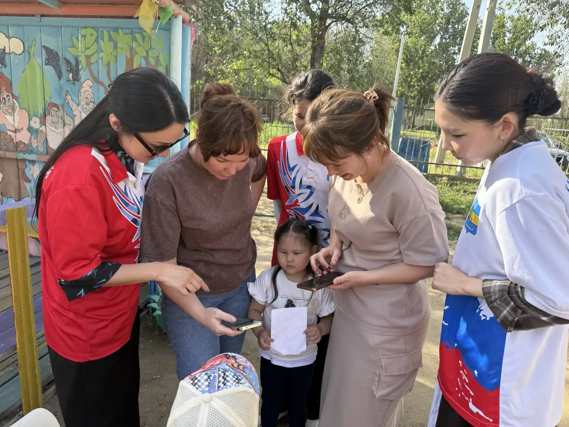 Голосование по благоустройству в Камызякском районе продолжается! 🙌  Волонтеры МКОУ СОШ №4 активно п