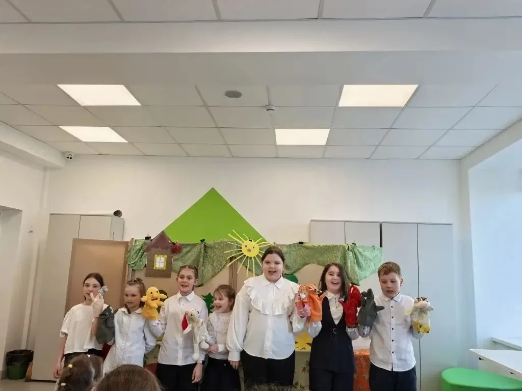 #ГодМолодойСемьи  🎭 15 мая — Международный день семьи! 👨‍👩‍👧‍👦  Ученики 3Б класса подготовили для вс