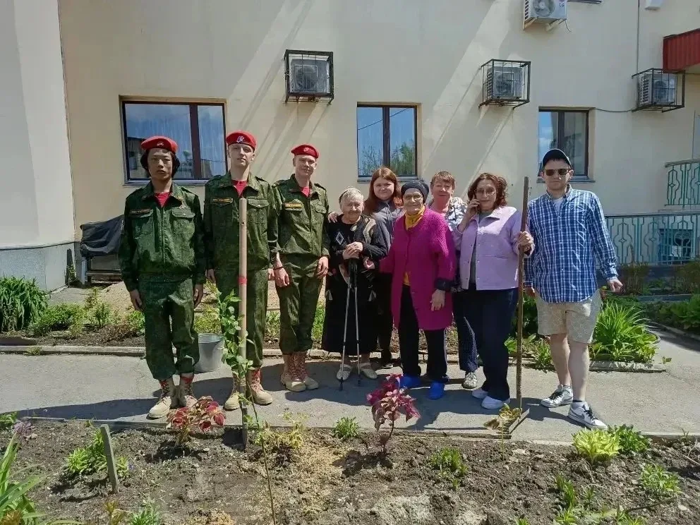 🌳 Высаживаем сады — приближаем Победу!  19 мая наши ребята вместе с учениками Гимназии восточных язы