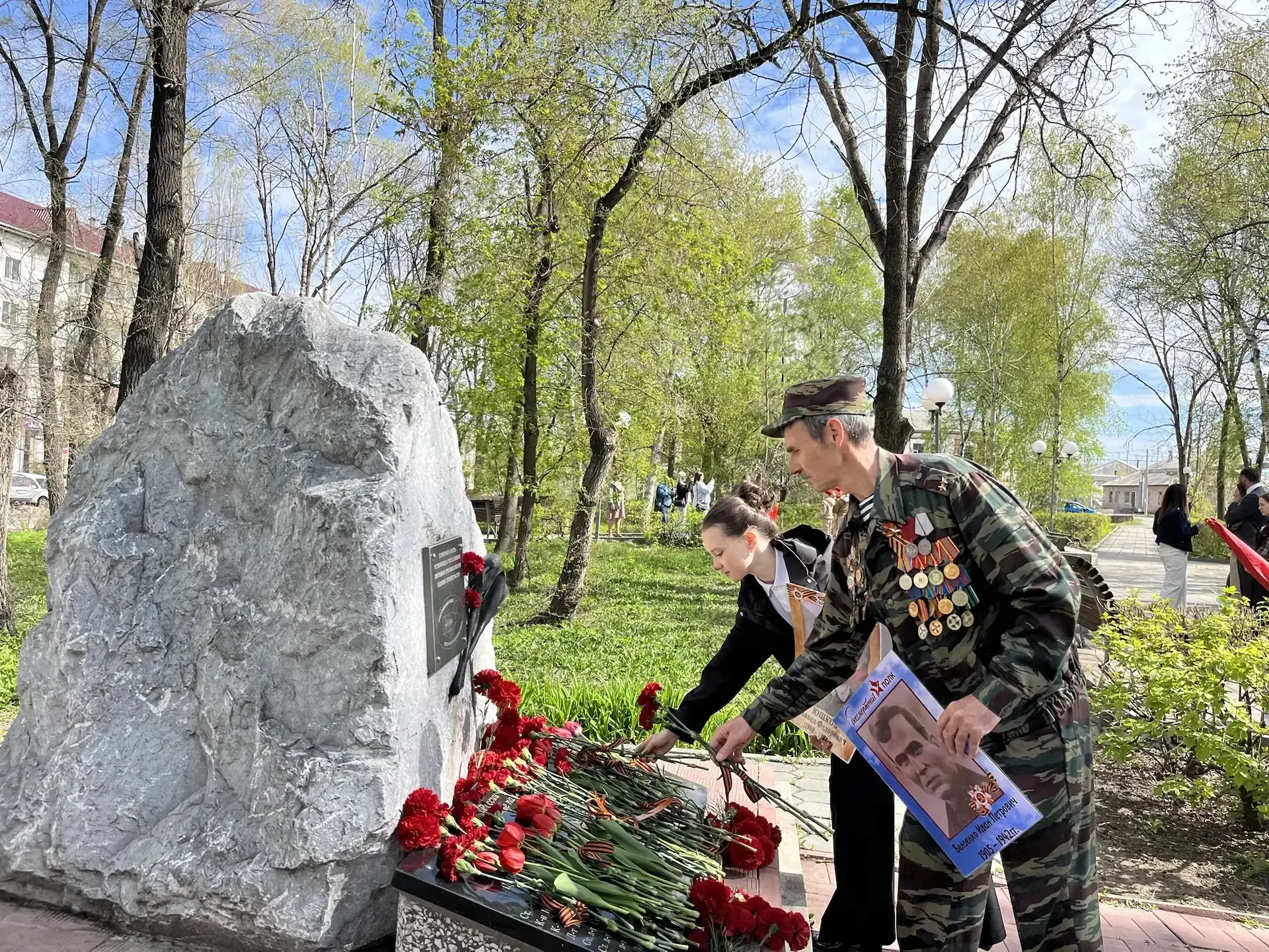Знаете, что самое ценное в нашей школе?  К празднованию важных дат мы подходим целыми семьями. И это