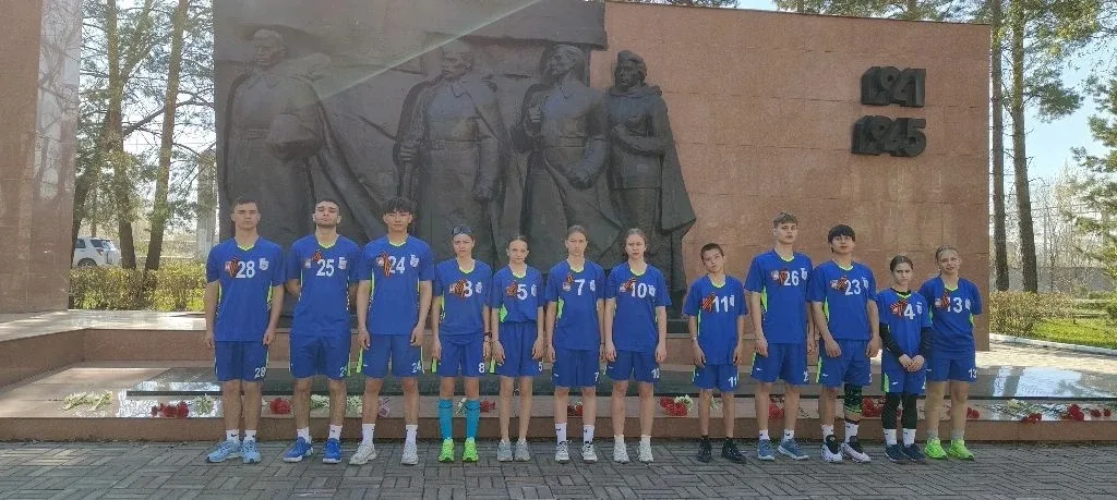 Бегом сквозь весну и память... 🕊️🏃  2 мая Спасск-Дальний замер на старте. Традиционная легкоатлетиче