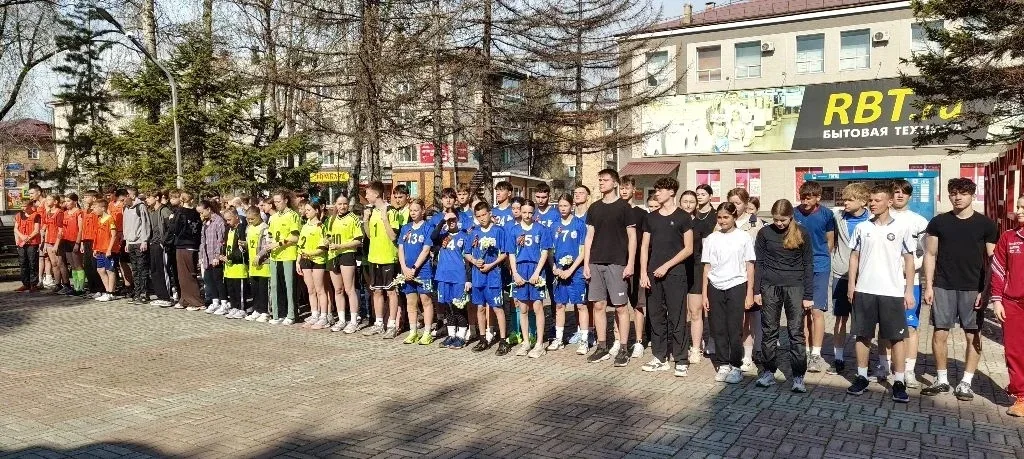 Бегом сквозь весну и память... 🕊️🏃  2 мая Спасск-Дальний замер на старте. Традиционная легкоатлетиче