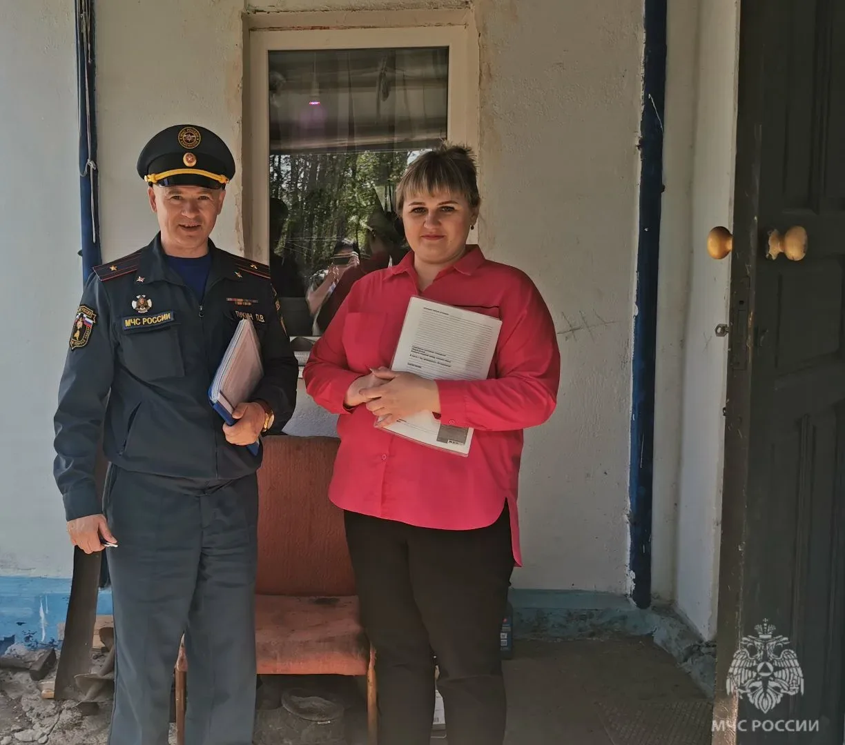 ☑️ Сотрудники МЧС России напомнили гражданам о пожарной безопасности  Инспекторы госпожнадзору по го