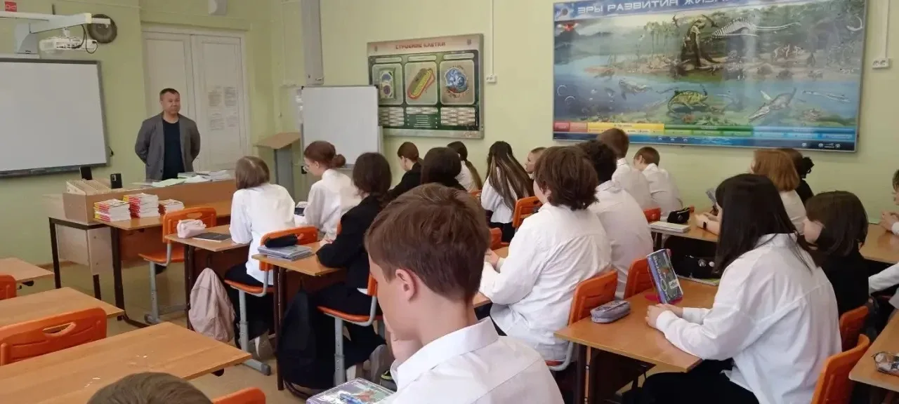 📢 Ответственность за наркотики — это серьёзно!  Старший специалист отдела по контролю за оборотом на
