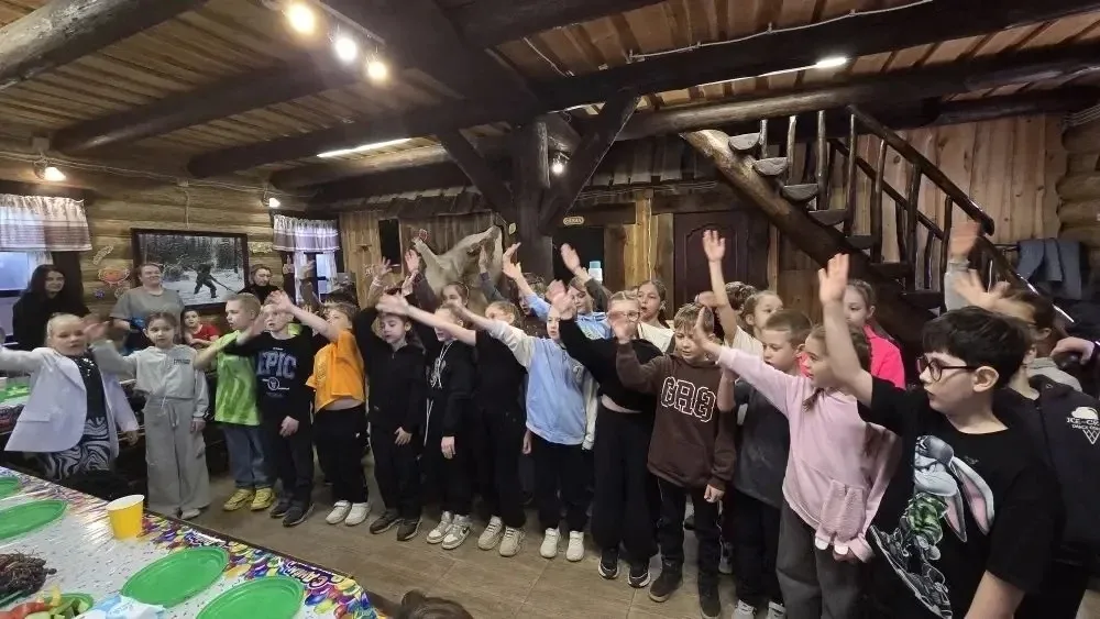 ☀️ Вместе с родителями 2Б отметили окончание учебного года на базе «Ольгино». Ребята подготовили пра