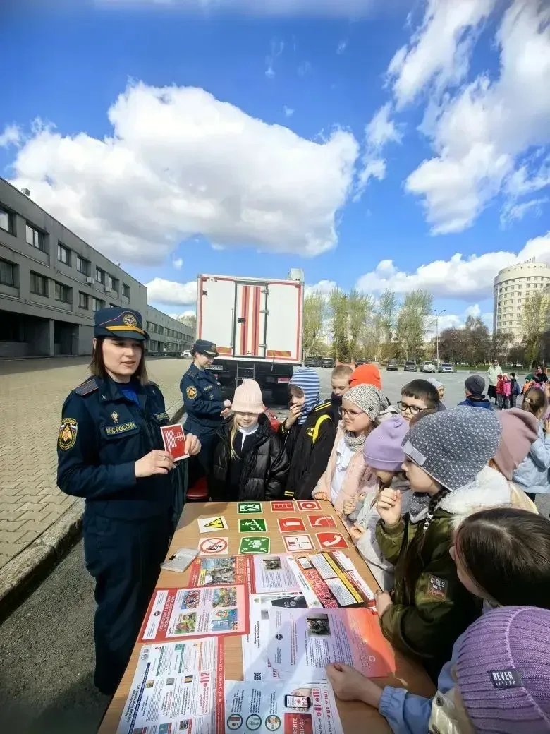 30 апреля обучающиеся 2Е класса посетили профилактическое мероприятие, посвященное празднованию Дня 