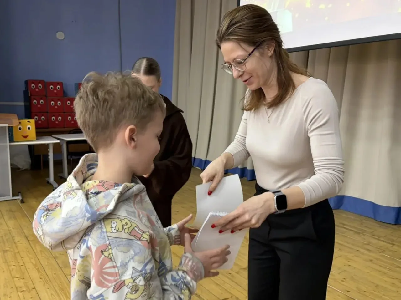 Умники и умницы! 🤓  🎉 В школе прошло торжественное вручение грамот ученикам 5-х классов – победителя
