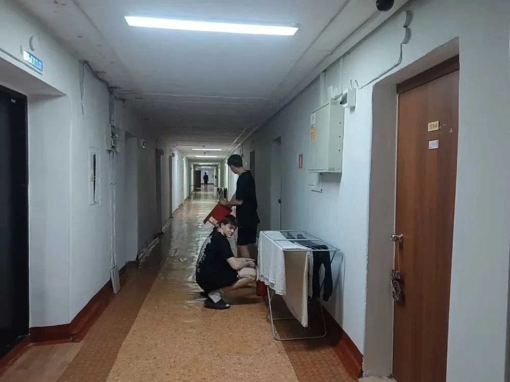 ГЕНЕРАЛЬНАЯ УБОРКА  ⚡️Как всегда, в конце месяца студенты общежития провели генеральную уборку своег