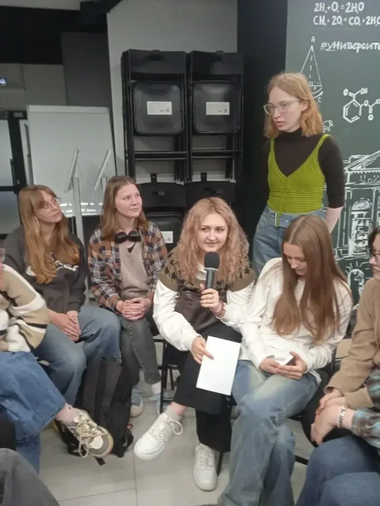 ПОБЫВАЛИ В НАУЧНОЙ ГОСТИНОЙ  ⚡️18 мая студенты из группы 355 побывали в Научной гостиной, приуроченн
