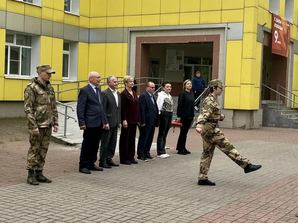 🚩 13.05.2026 в МАОУ «Школа № 16» прошла военно-патриотическая игра «Зарничка» для 2–4 классов!  Юные
