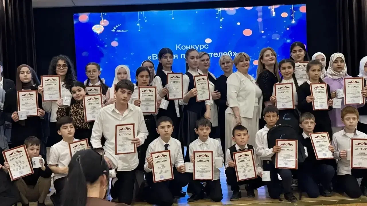 С  радостью сообщаем: Тагирмирзоева Самира, ученица 10 «Б» класса, стала победителем Республиканског