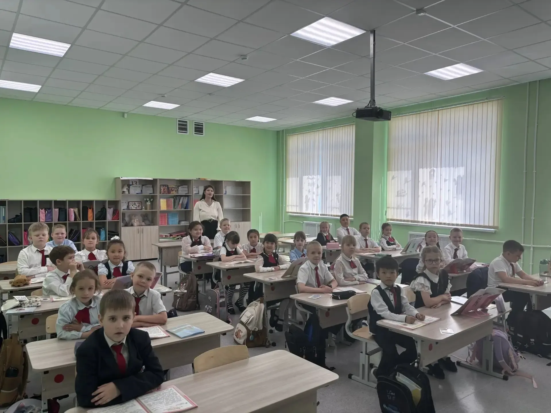 🎉 Сегодня в МОАУ «СОШ № 91» в рамках панорамы открытых уроков молодых педагогов прошли уроки  — и бы