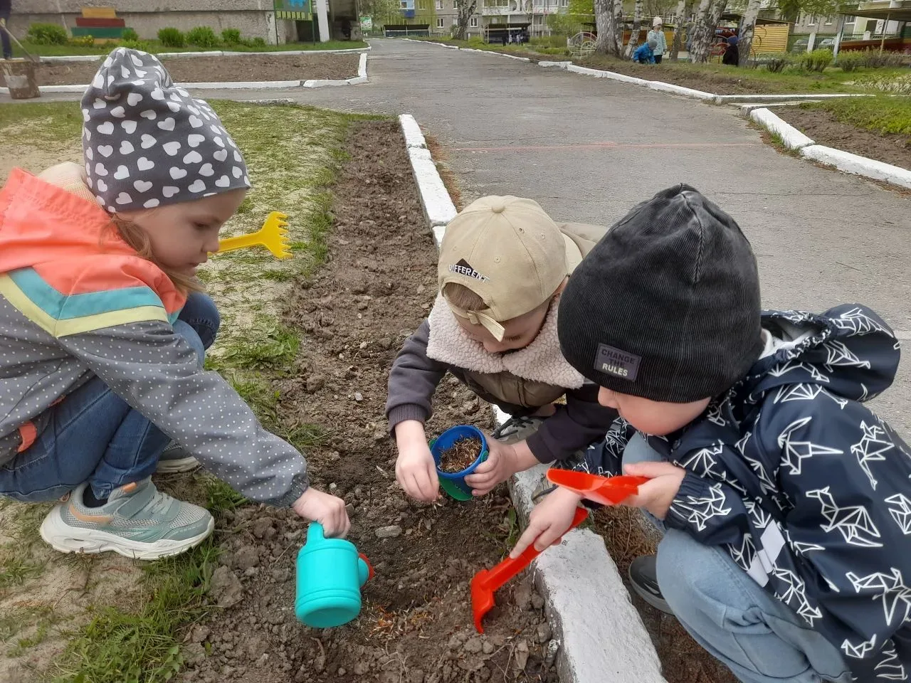 🐝🌸Майские деньки в "Детстве"  🌺В детских садах объединения "Детство" майские деньки наполнены солнеч