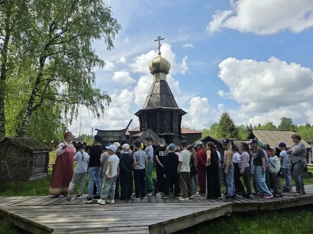 🏛️ В преддверии Дня музеев Орлята России 1а класса отправились в путешествие! ⏳  Ребята побывали там