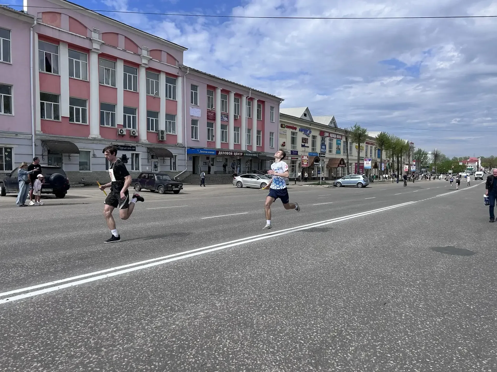 В Гусь-Хрустальном состоялась 69-я легкоатлетическая эстафета, посвящённая 81-й годовщине Победы в В
