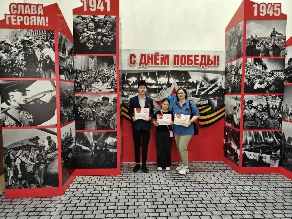 Дорогие друзья, мы начинаем рабочую неделю с поздравлений и оваций, разумеется! И снова фестиваль «Н
