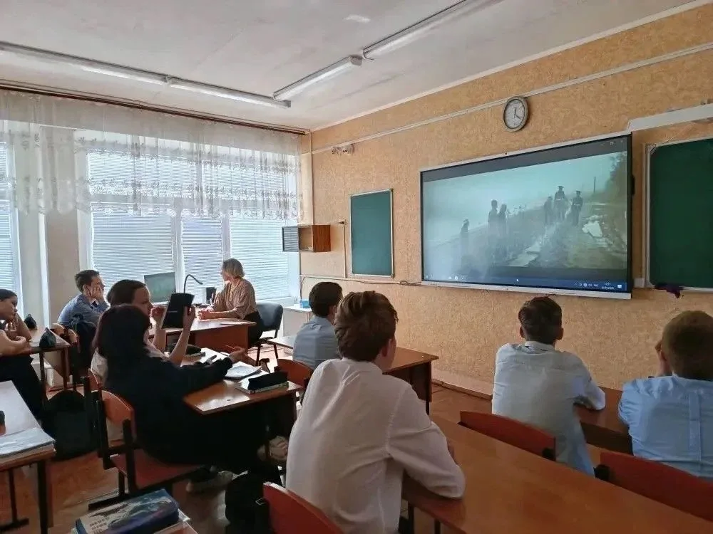 🎥 Кино как урок жизни В рамках месячника психологической безопасности в нашей школе прошли тематичес