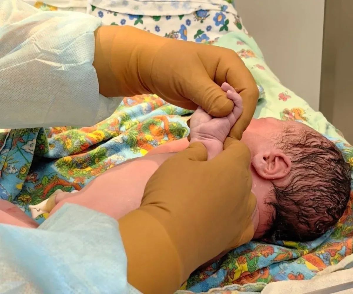 👶 В День Победы в Сургуте на свет появились 13 малышей.  9 мая в России произошло важное событие — н