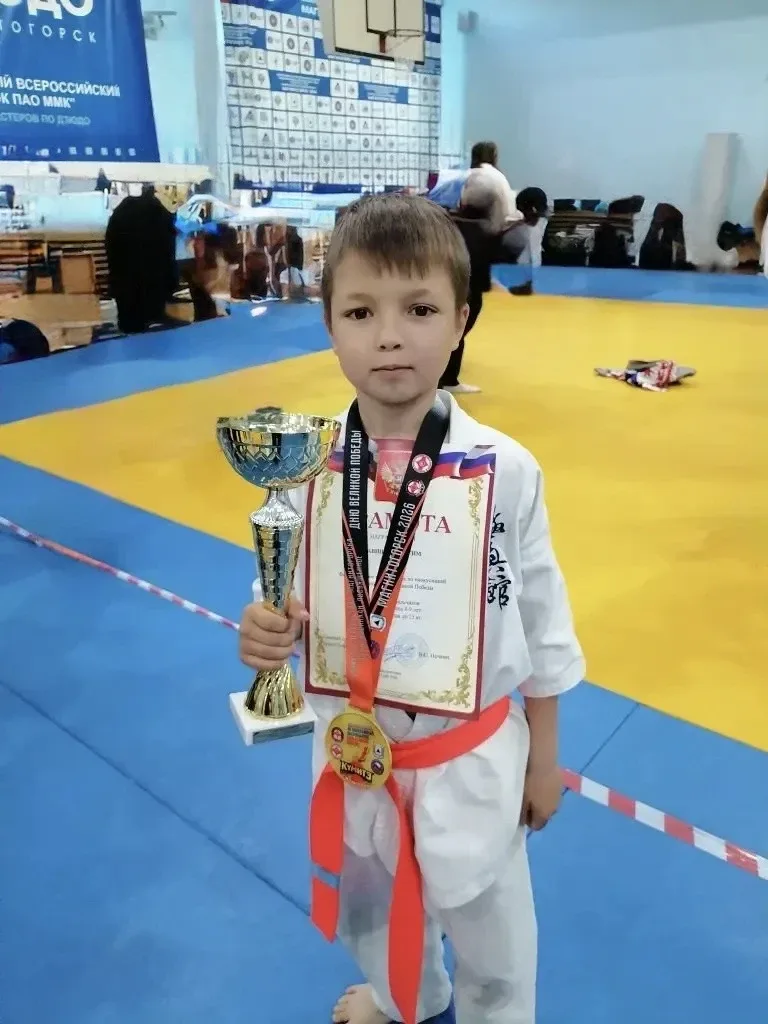 🎉 В рубрике #PRO‑Талант поздравляем Максима Савищева (3 «В» класс) и Настю Салтыкову (3 «В» класс) с
