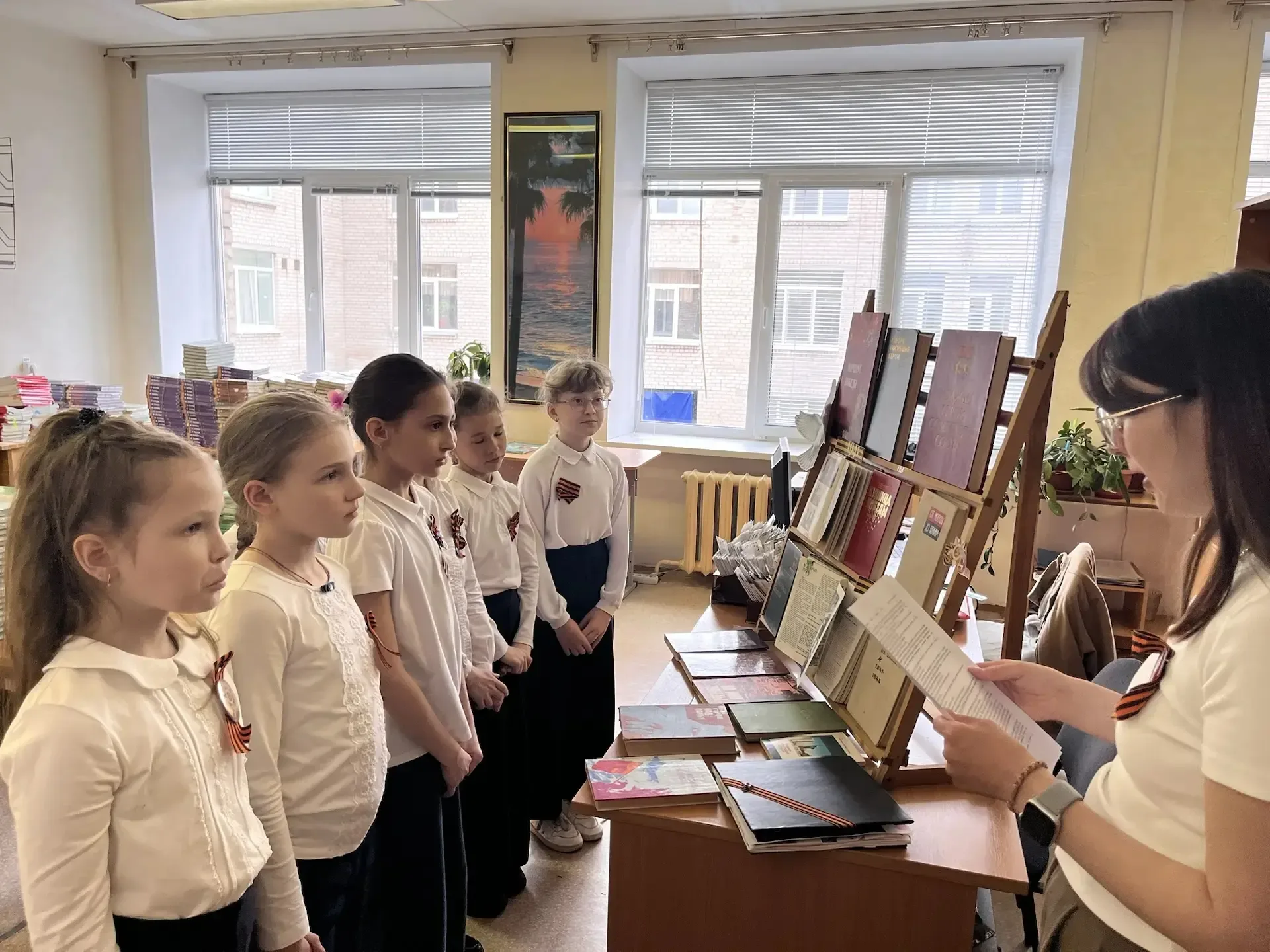💯Не просто книга, а память❗     ▶️ В нашей школьной библиотеке продолжается выставка «81 год мужеств