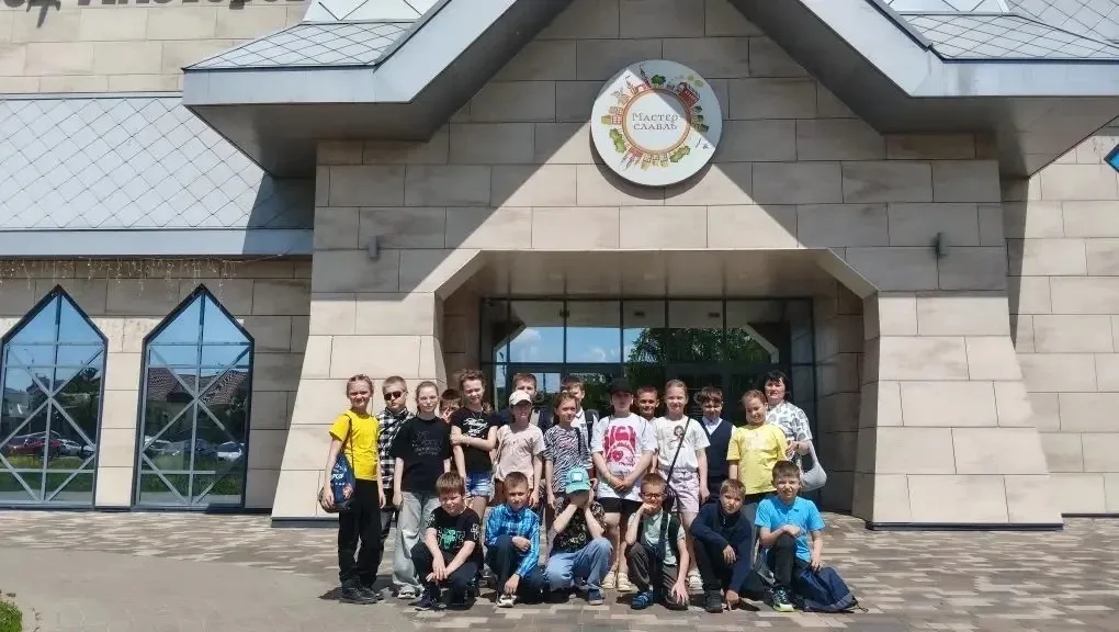 Ярким и запоминающимся событием завершился учебный год для учащихся 3 «А» класса.  Ребята посетили г