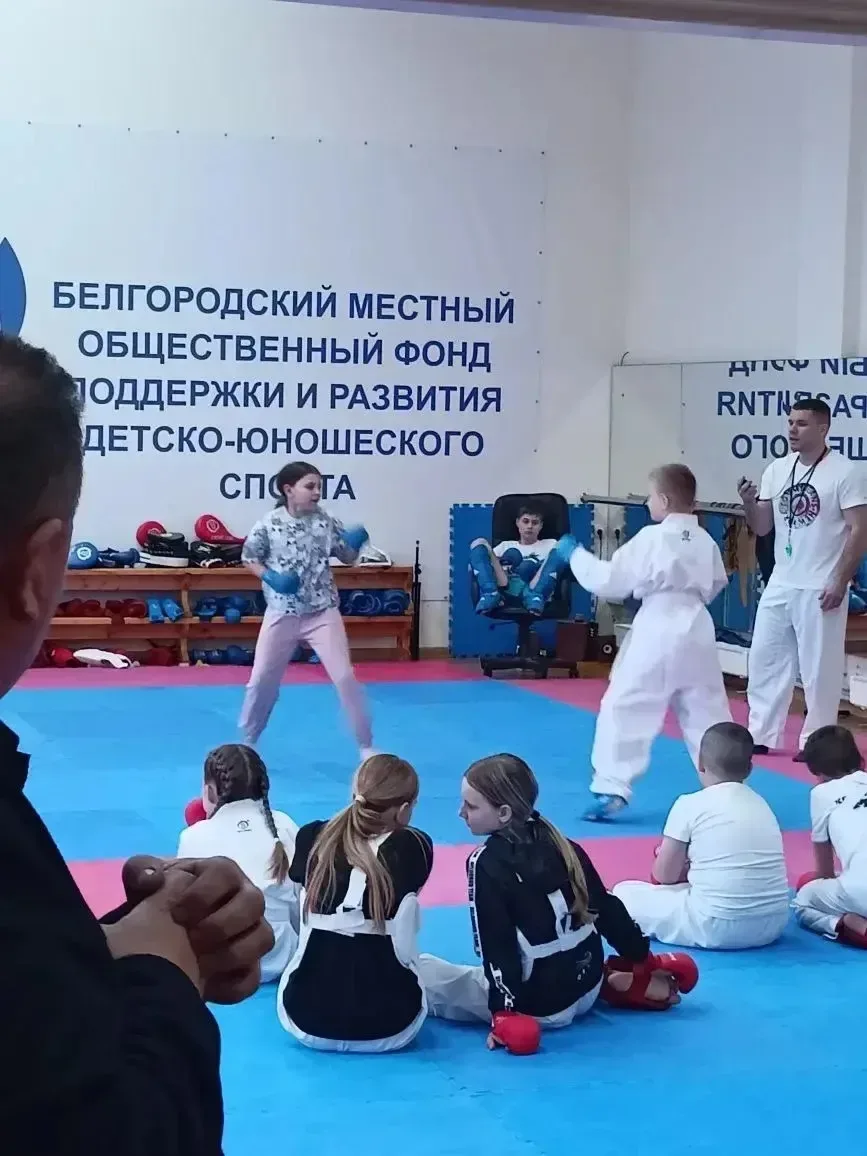 Ученица 4 «Б» класса, Щелкунова Анна, достойно выступила на турнире по карате WKF «Первые шаги» и за