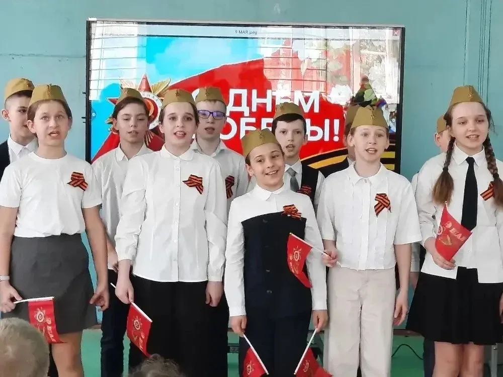 Ученики нашего центра образования  приняли участие в акции "Голос Победы".  К 81 годовщине  Победы в