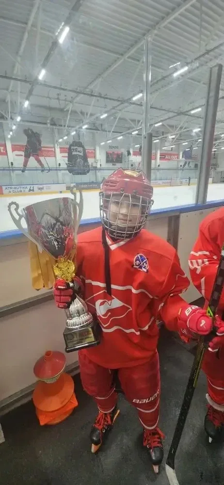 Поздравляем с яркой победой! 🏆  Ученик 2 «Б» класса Кирилл в составе команды «Спартак» стал победите