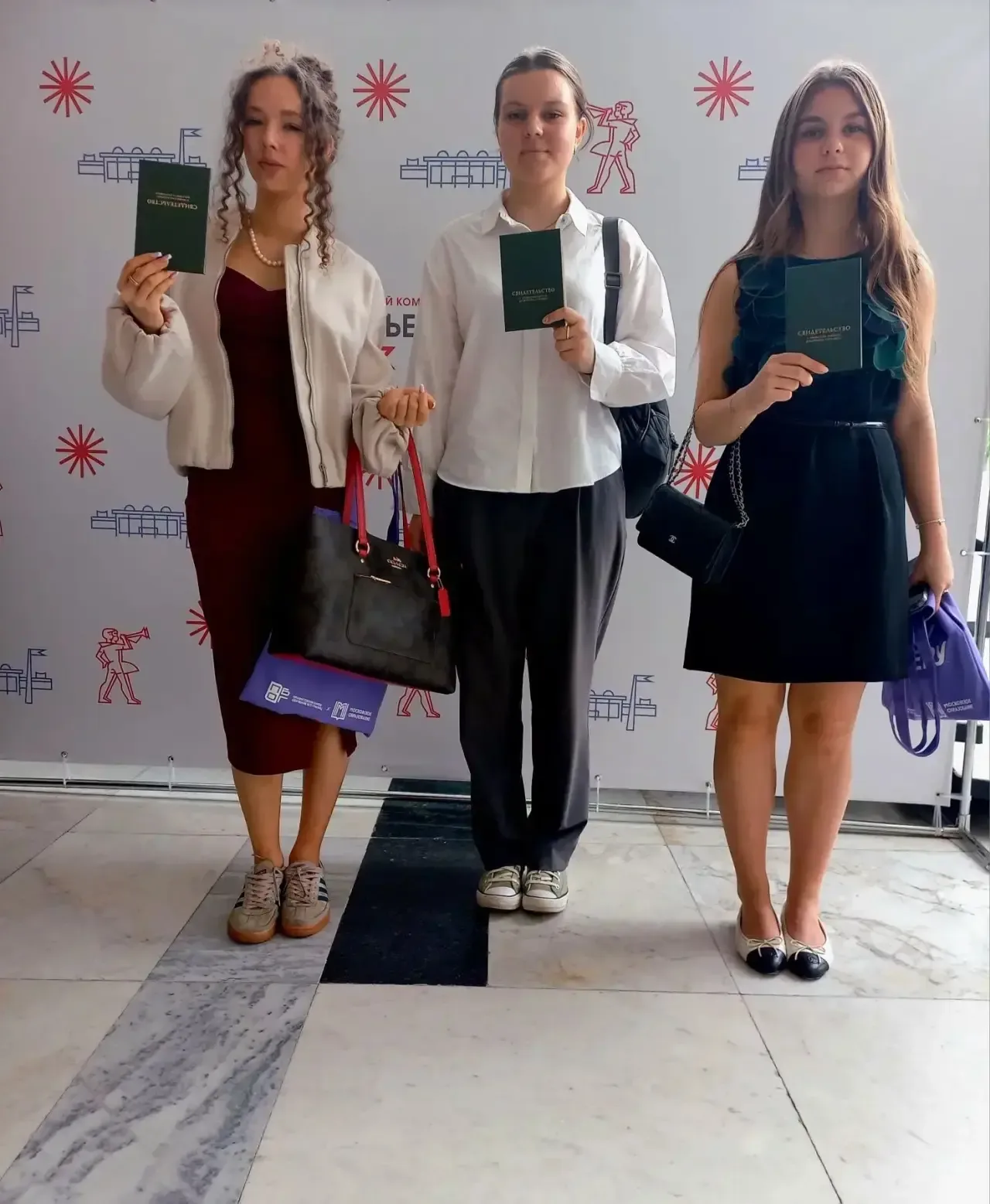 Первые профессиональные достижения наших учениц 🎓  В пятницу во Дворце пионеров на Воробьёвых горах 