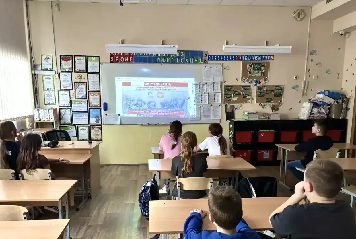 Уроки мужества 🎗️  Традиционно в преддверии Дня Победы в школах проходят Уроки мужества. В этом году