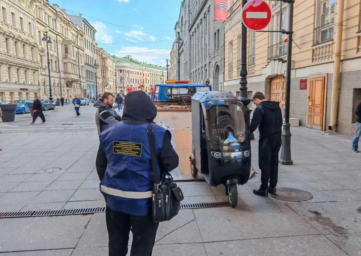 ⚔️ Незаконная торговля пресечена в трех районах Петербурга  Сотрудниками Комитета проведены плановые