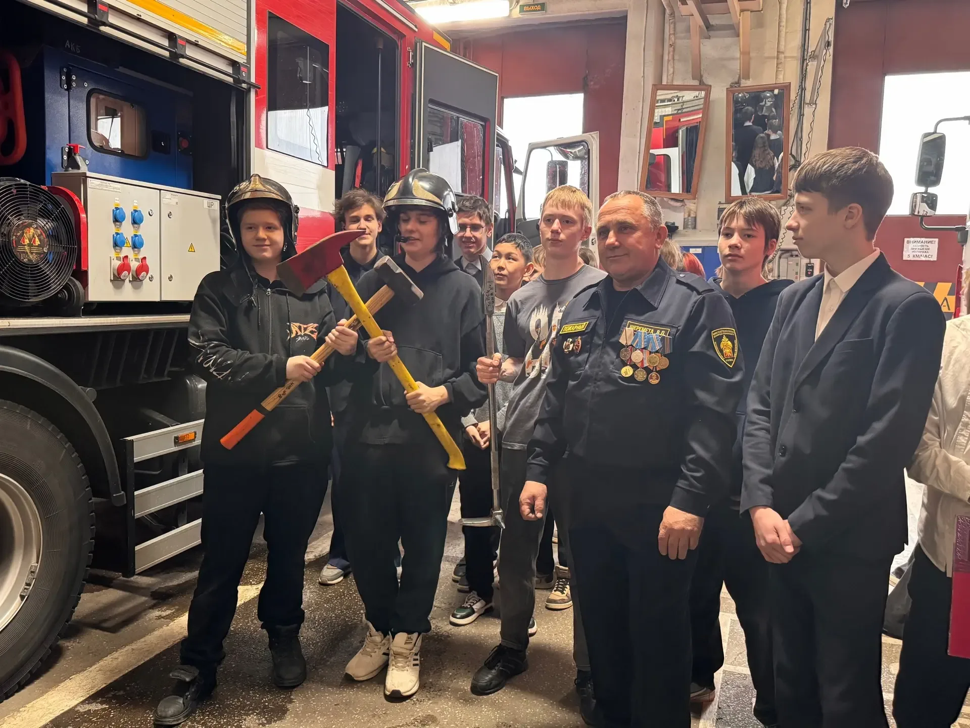 🚒 Пожарно-спасательные отряды: главное за неделю   Делимся событиями, которые прошли в районах Петер