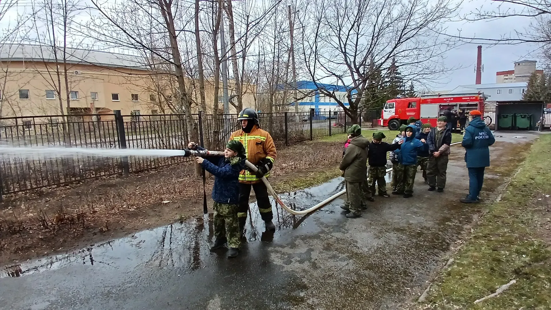 🚒 Пожарно-спасательные отряды: главное за неделю   Делимся событиями, которые прошли в районах Петер