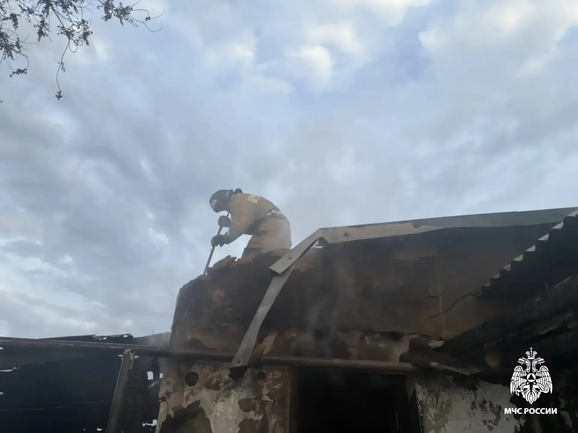 Пожар на животноводческой стоянке в Черноземельском районе ликвидирован  🔹Сегодня в 03:55 поступило 