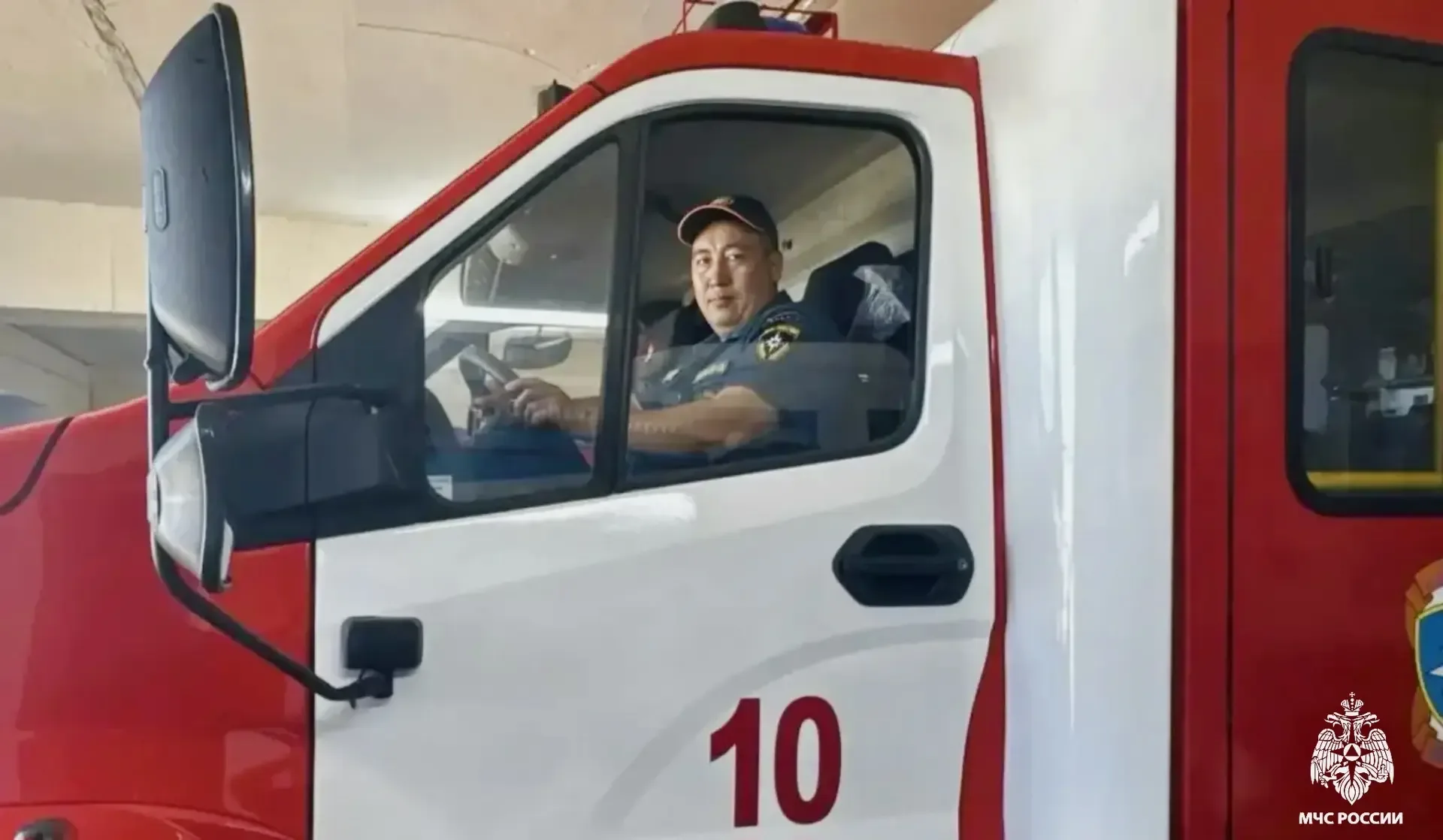 🚒Мощнее, быстрее, надёжнее: автопарк 10-й пожарно-спасательной части пополнился новой техникой  🔹Это