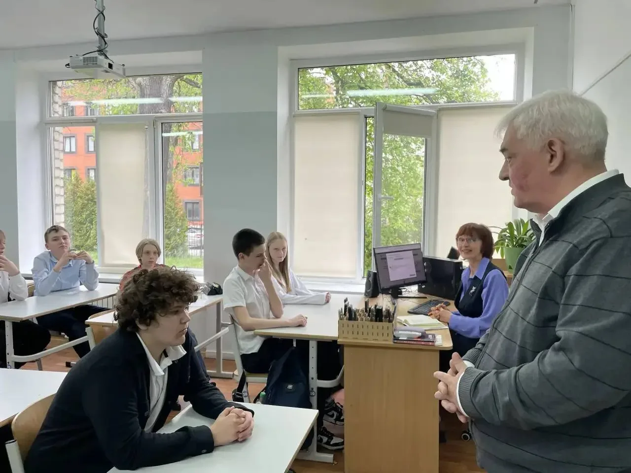 🇷🇺 Говорим о патриотизме в 28 школе  В рамках Родительского фестиваля в 7В классе прошла встреча с В
