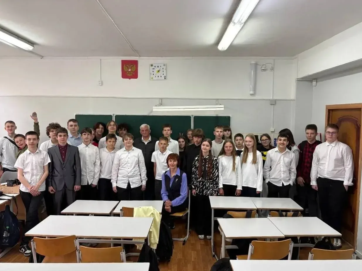 🇷🇺 Говорим о патриотизме в 28 школе  В рамках Родительского фестиваля в 7В классе прошла встреча с В