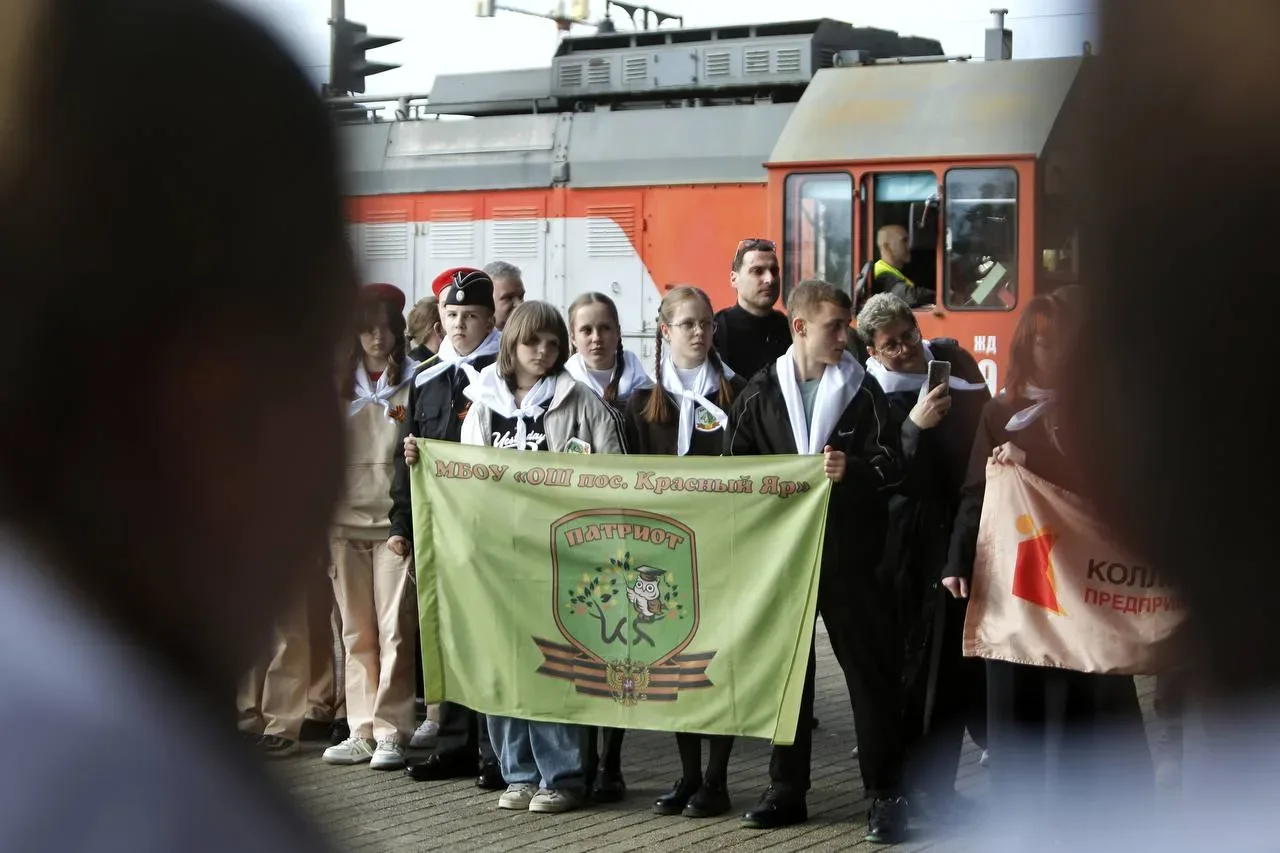 🚂 Из Калининграда — по маршруту памяти  Вчера с Южного вокзала стартовала молодёжная патриотическая 