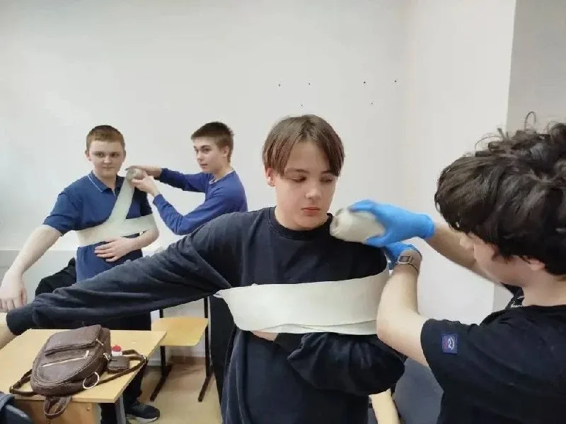 Максимальное погружение в профессию!   ➿ Ученики 7–8 классов посетили Медицинский колледж БФУ им. И.