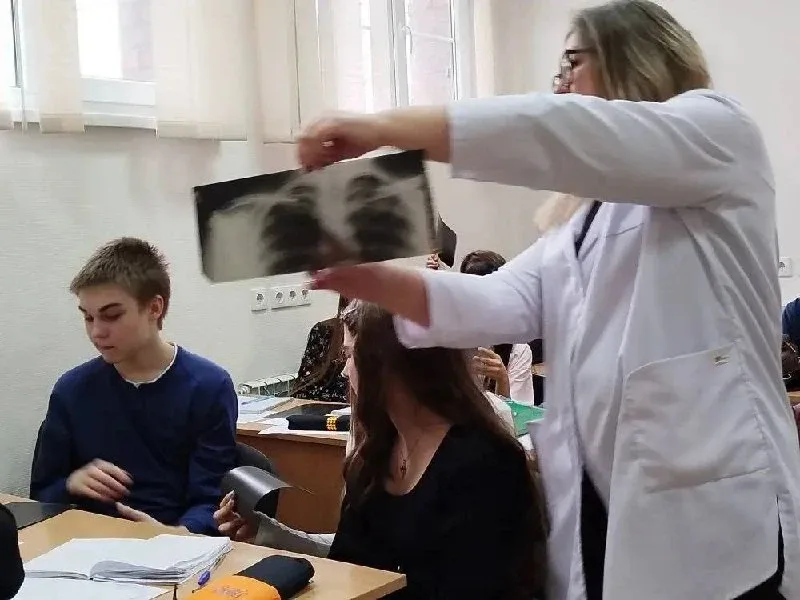 Максимальное погружение в профессию!   ➿ Ученики 7–8 классов посетили Медицинский колледж БФУ им. И.